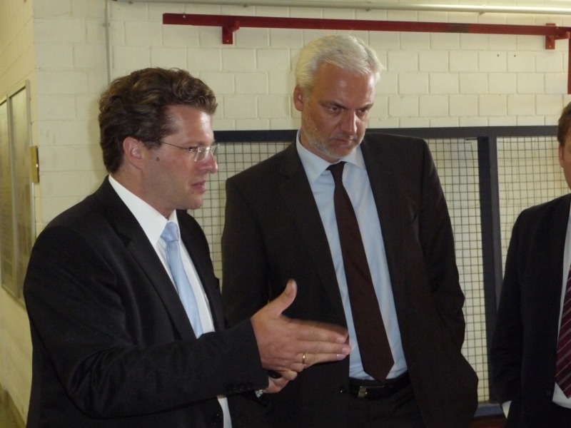 Wirtschaftsminister Duin besucht das Institut für Kraftfahrzeuge (ika) der RWTH Aachen University