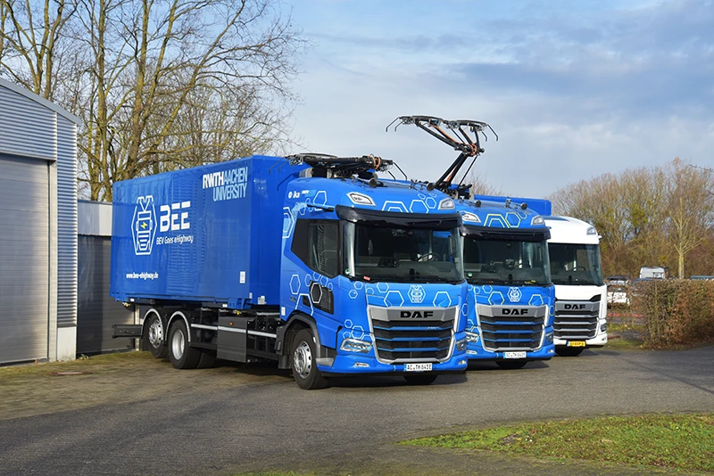 Prototypen "Maja" und "Willi" mit Diesel-Referenzfahrzeug, Ansicht links, © ika